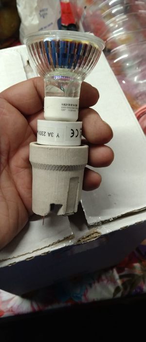 Dulie, adaptor și bec led color