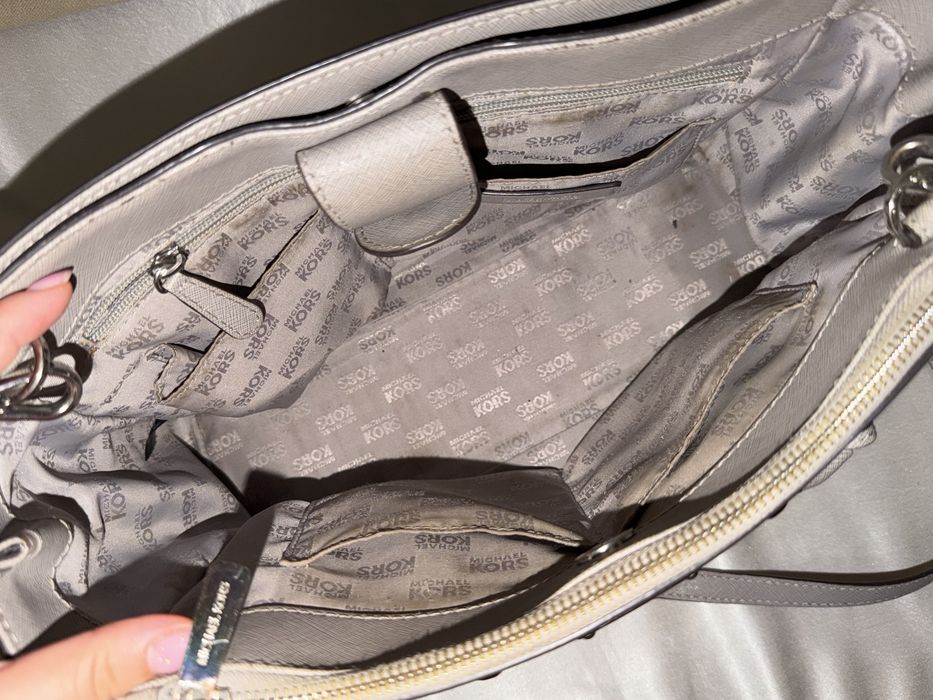Geantă Michael Kors Medium Selma Studded gri