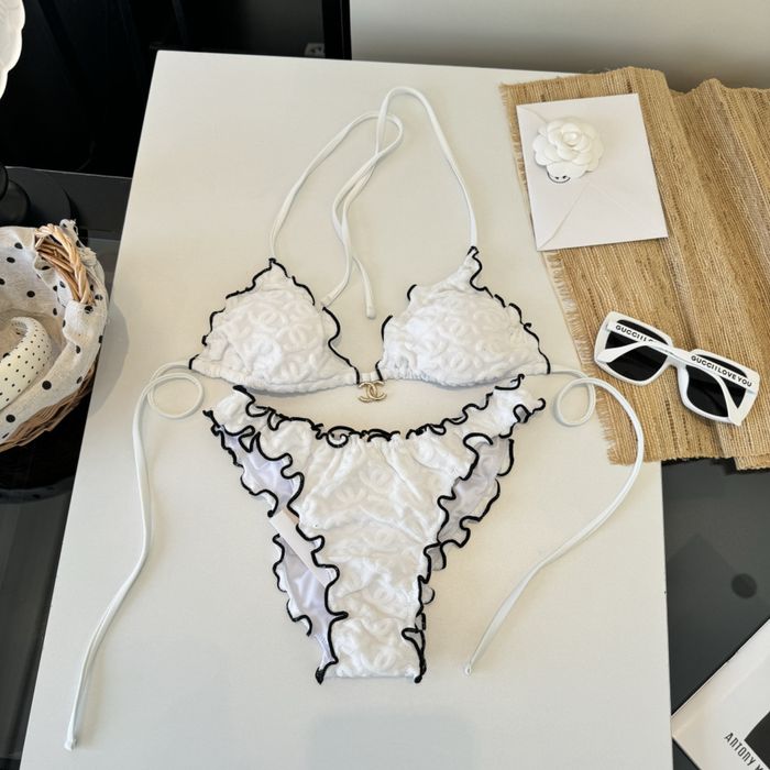 Costum de baie Chanel , calitate premium , pe comanda , nou , M