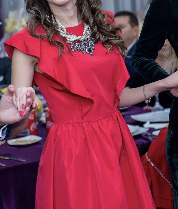 OFERTA!!! Rochie revelion Zara rosie + cadou lant Zara elegant