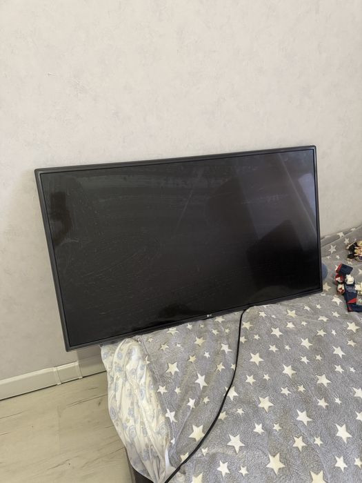 Продам Телевизор LG