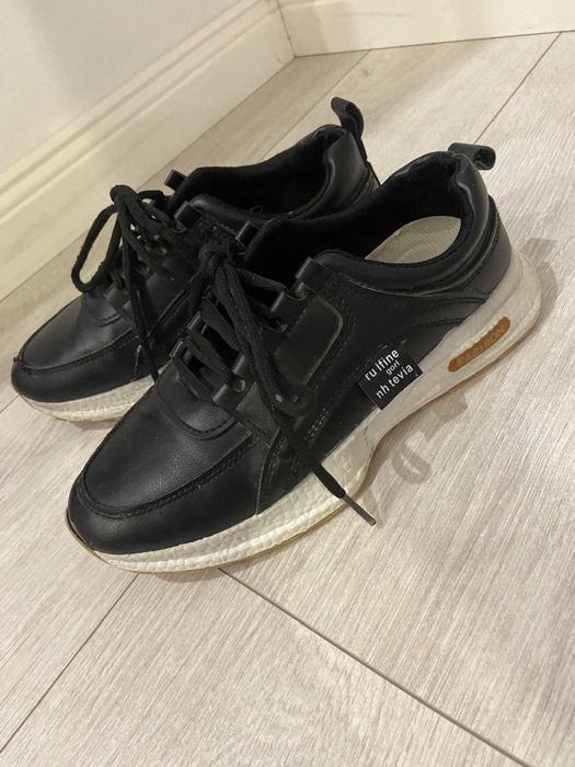 Школьная обувь кроссовки