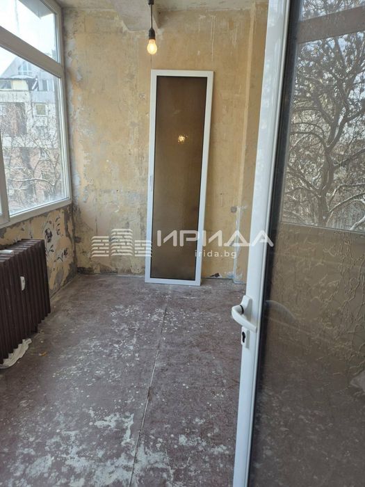 Двустаен апартамент в Топ Център