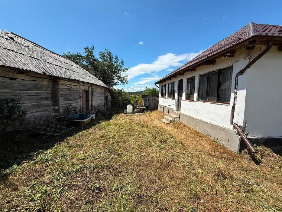 Casă la munte, Ponoarele – Mehedinți, izolată termic, acoperiș nou, 2900 mp teren