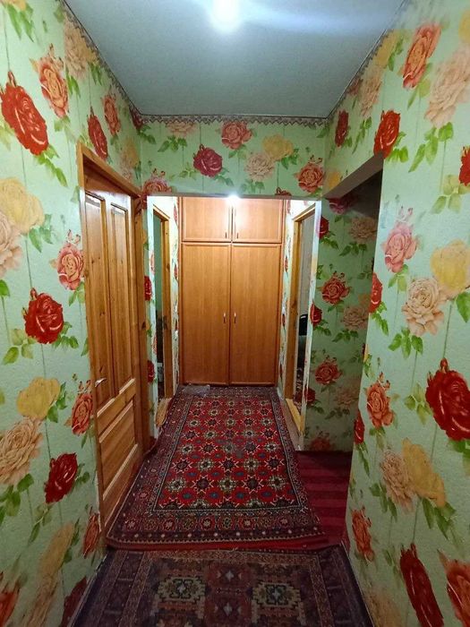 3х комнатная квартира на 2 этаже в середине, район Согдиана