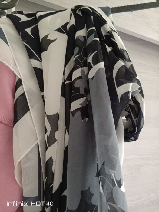 Sarafan va atlasnoy yubka