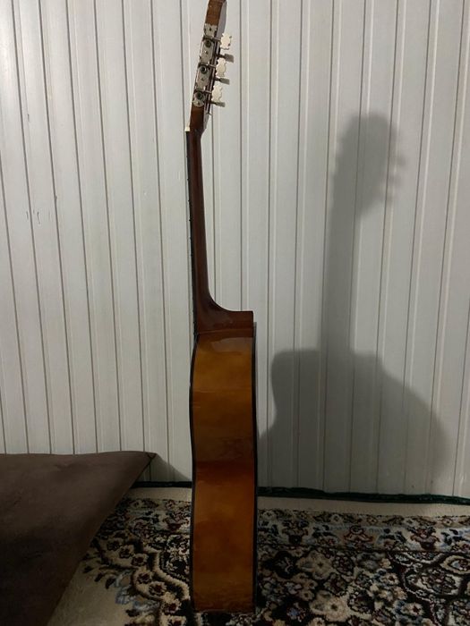 Акустическая гитара