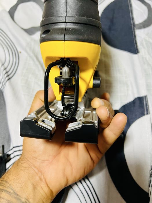 Fierastrau pendular DeWalt DWE349 nou