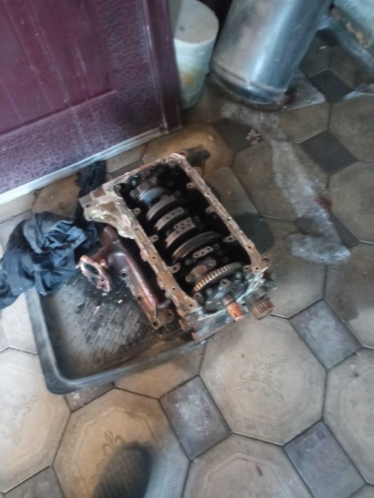 Продам двигатель Опель 2,2 по запчастям