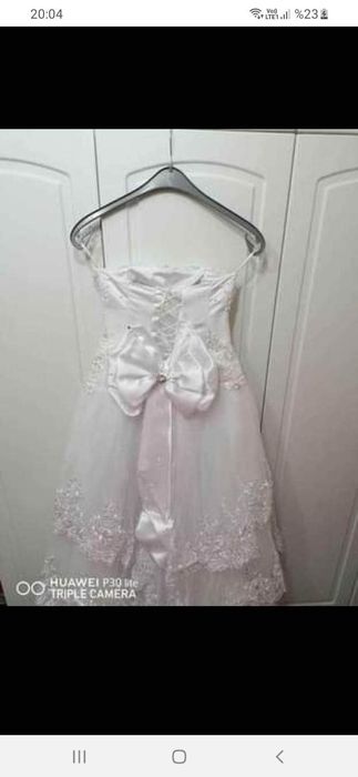 Булчинска рокля с връзки