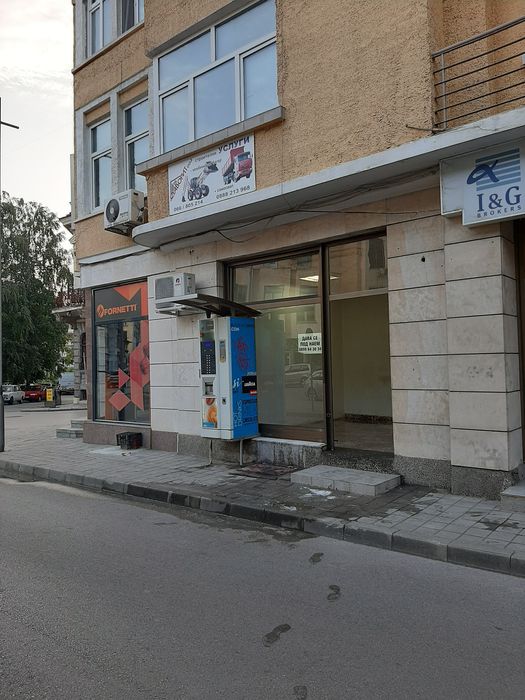 Дава се под наем Магазин в Габрово, Център - 15 кв.м за 229.5 € - Снимка #1
