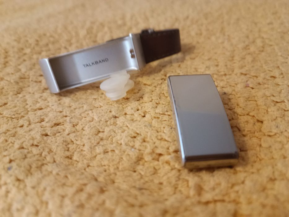 Слушалки, електронни часовници гривна Talkband