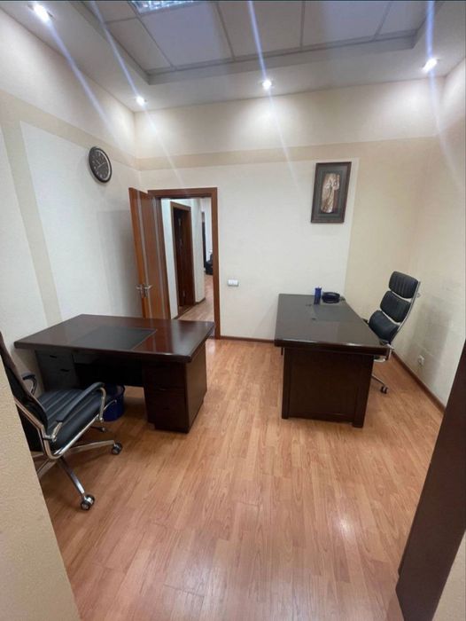 Гостиница Россия Магазин Океан сдаётся офис 4х ком. Отдельно здание!