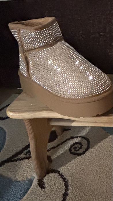 Ефектни Боти с камъни Нови