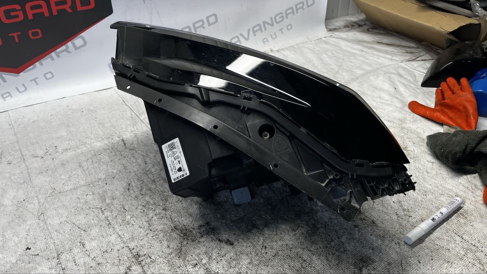 Peugeot 3008 3 P64 десен фар