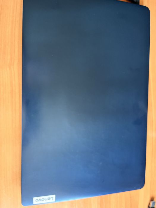 Laptop lenovo albastru