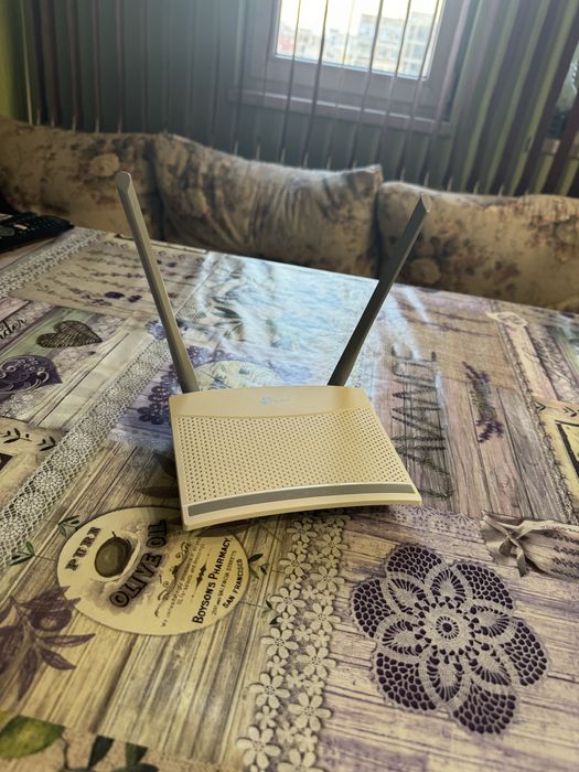 TP-Link Wi-Fi рутер 300 Mbps – отличен, с кабел и захранване