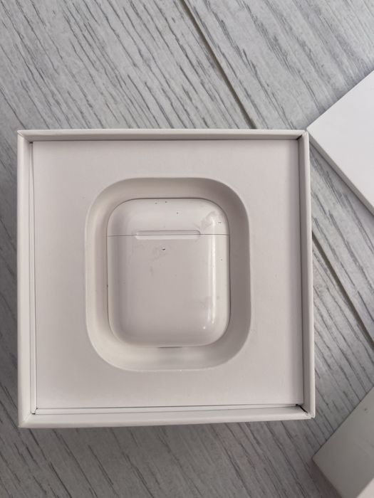 Продам наушники AirPods