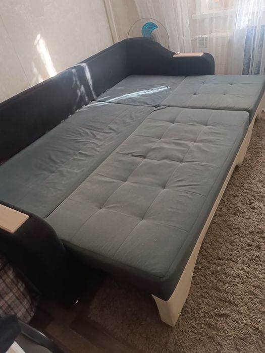 Диван угловой в отличном состоянии