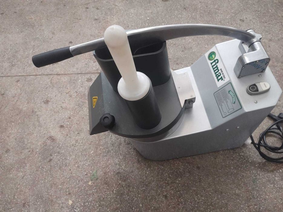 Mașină taiat/razuit legume, fructe si brânzeturi - Made in Italia