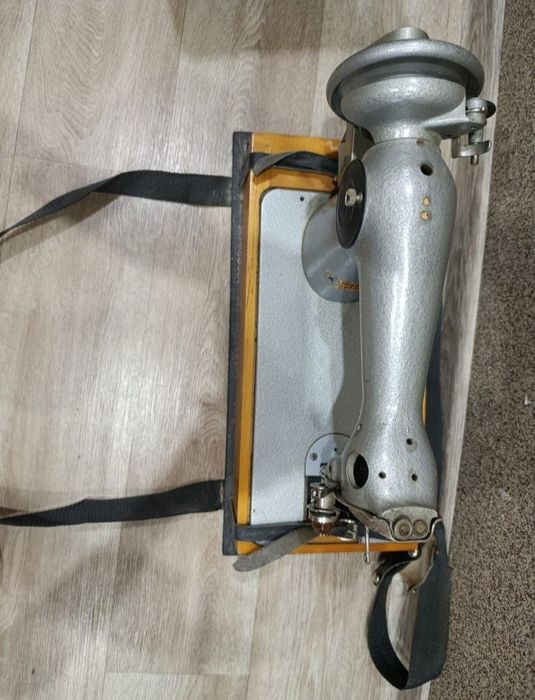 Продам швейную машинку!