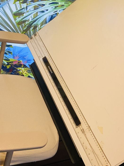 Masa pentru arhitectura+ scaun