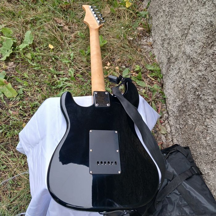 Продаётся электрогитара в отличном состоянии.