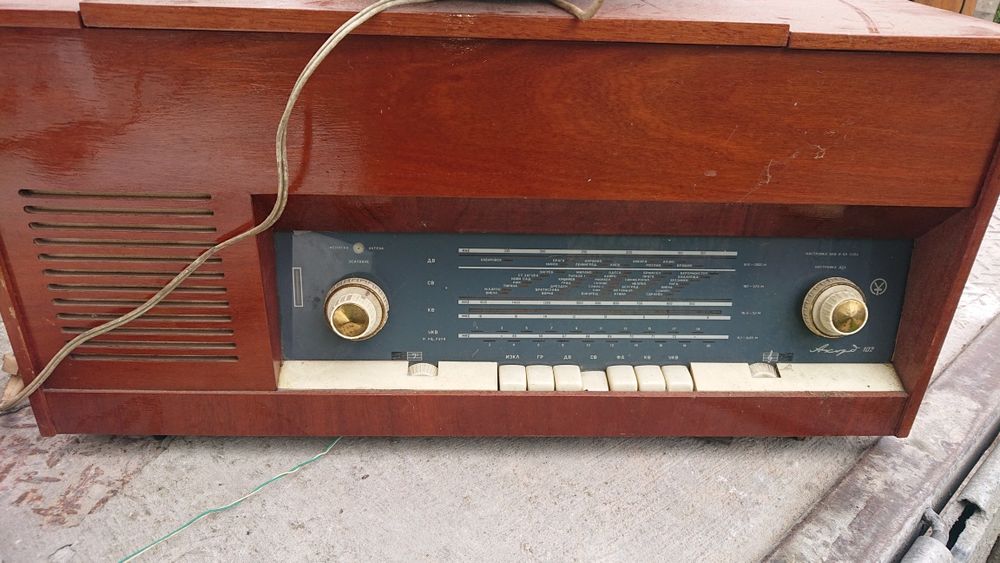 Старо ретро радио Stassfurt rft, усилвател 2броя правени
