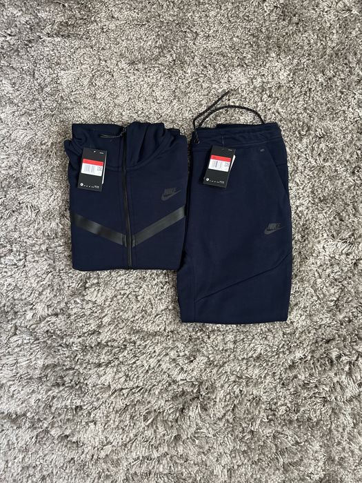 Under Armour, Tech fleece