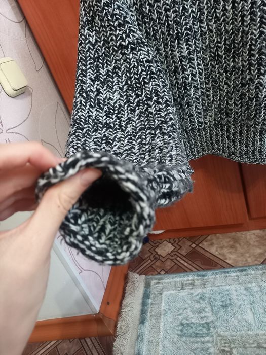 Свитер вязанный женский