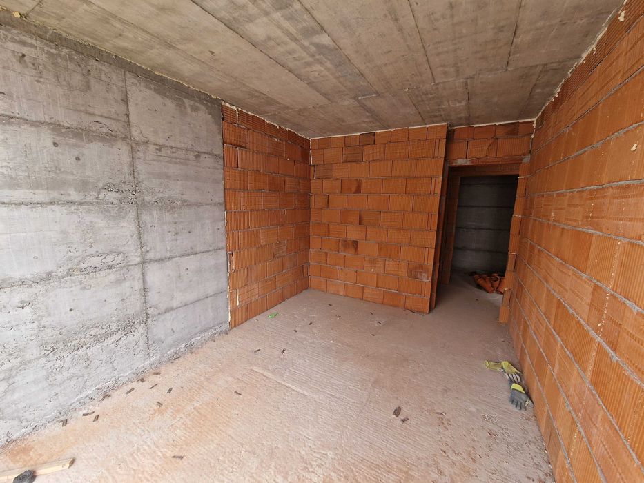 Тристаен апартамент в новострояща се модерна сграда в кв. Еленово, гр. Благоевград