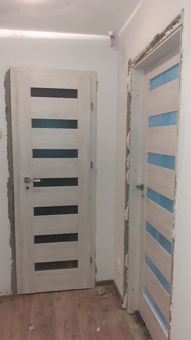 Montez uși interior,ferestre-uși PVC,uși metalice,reglaje..