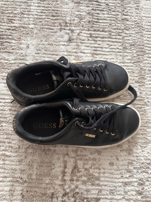 Дамски кецове Guess