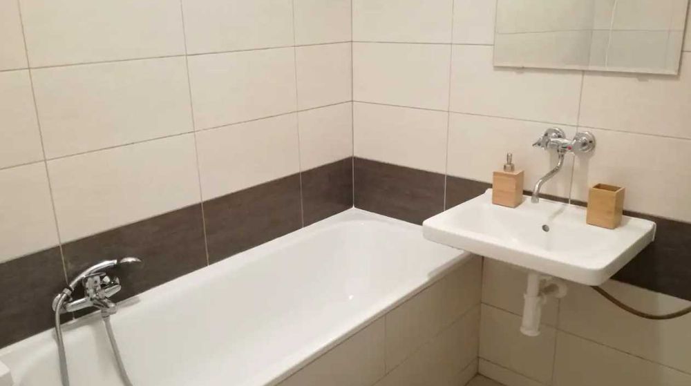 Дава се под наем Едностаен апартамент в Пловдив, Южен - 45 кв.м за 190 € - Снимка #1