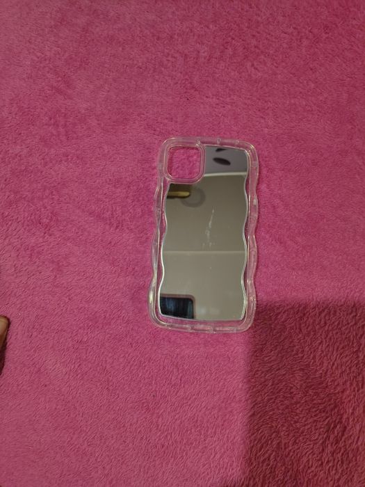 Продавам запазени калъфи за iPhone 11. Цена 5 евро за брой. Изпращам до цяла България. При интерес пишете на лично.Доставката се поема от купувача.