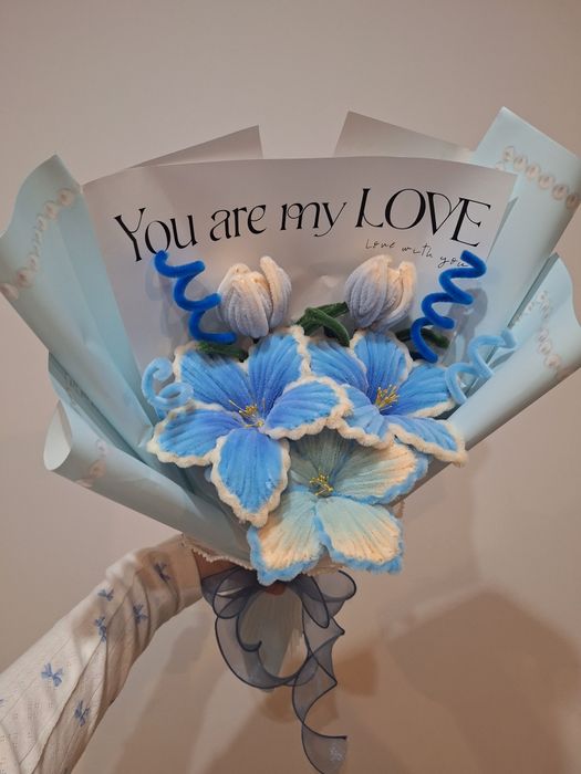 Buchet in nuanțe de albastru