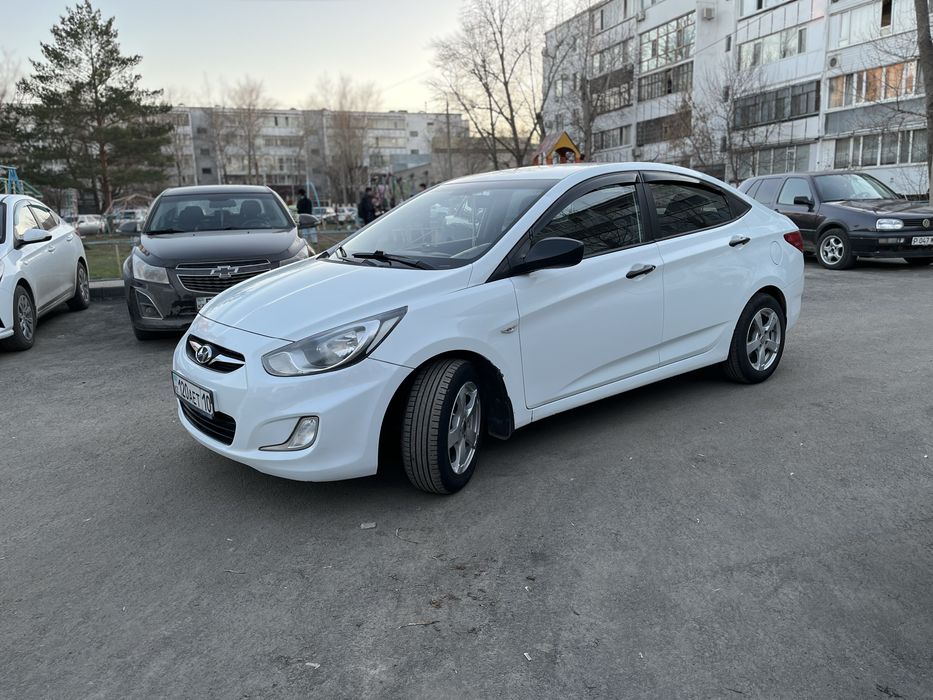 Хюндай акцент 2011 года
