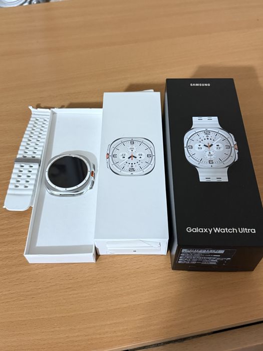 Samsung Galaxy Watch Ulta 47 мм белый