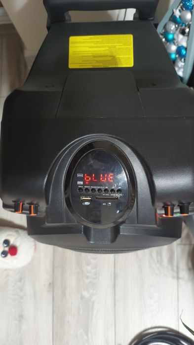 Vând boxa portabila Akai