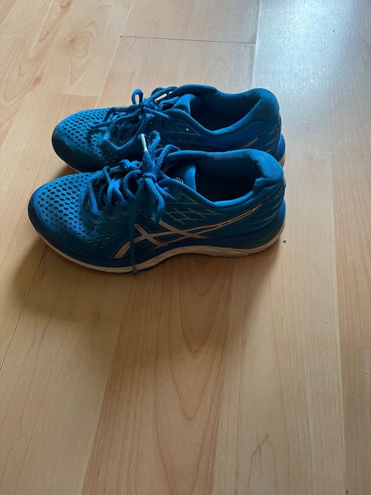 Маратонки ASICS 36