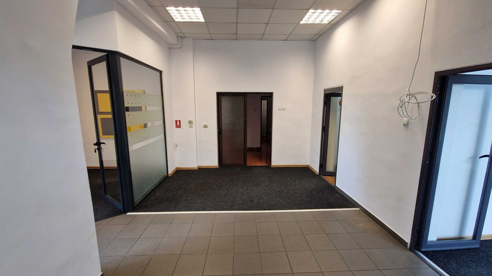 Spatiu comercial 105mp