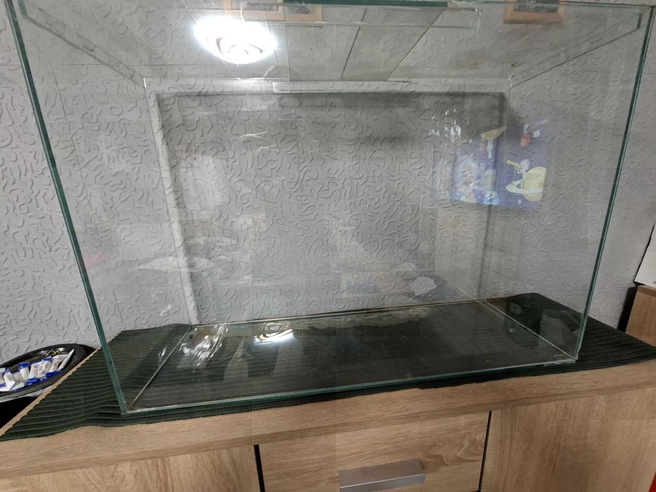 Acvariu 150L cu capac