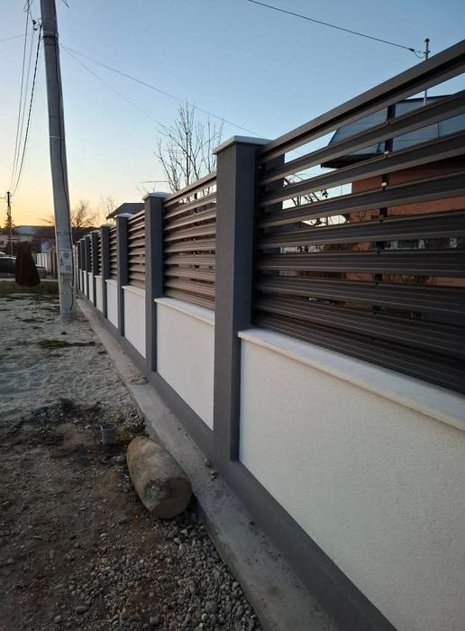 Garduri si porti din sipca metalica, panouri stil jaluzele, plasa bordurata, tabla cutata, sipca metalica si alte modele disponibile