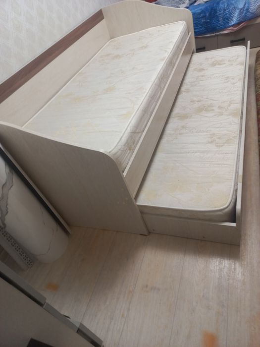 Кровать детский с матрасами