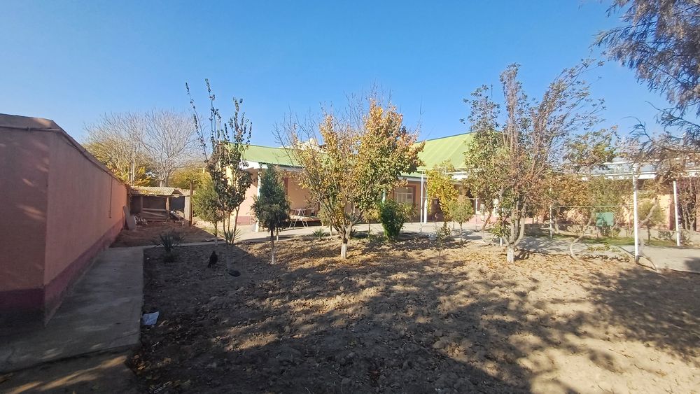 Termiz SENTR tomondagi Hovli Uy Sotiladi SNOSGA qoʻyilmagan