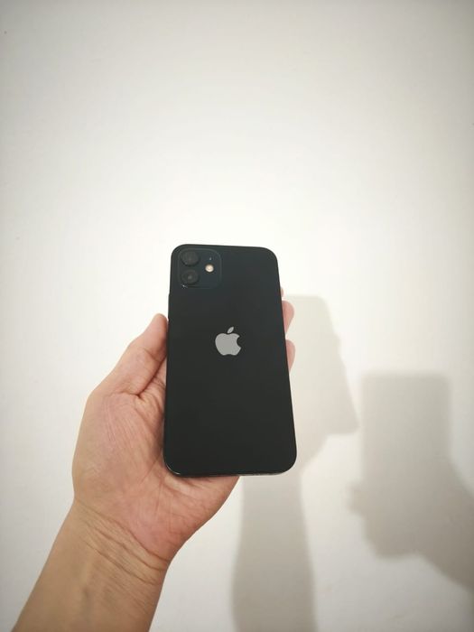 iPhone 12/64GB емкость 70%