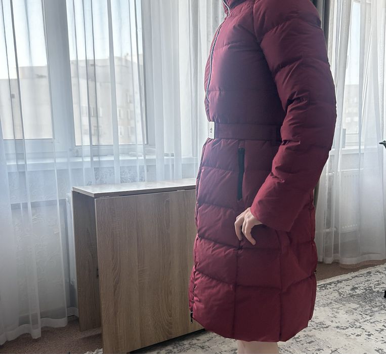 Продам плащ пуховик .