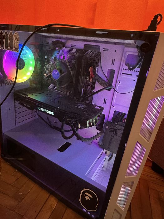 Vand unitate pc gaming + periferice