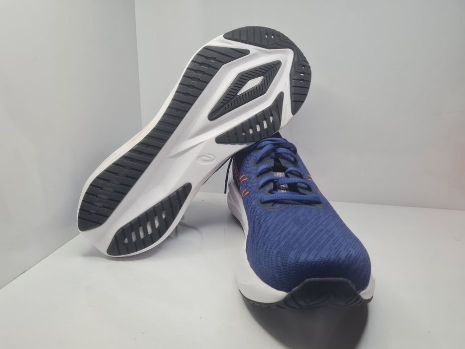 Маратонки Asics VersaBlast 4

Чисто нови с кутия. 

Размер 48 стелка 3