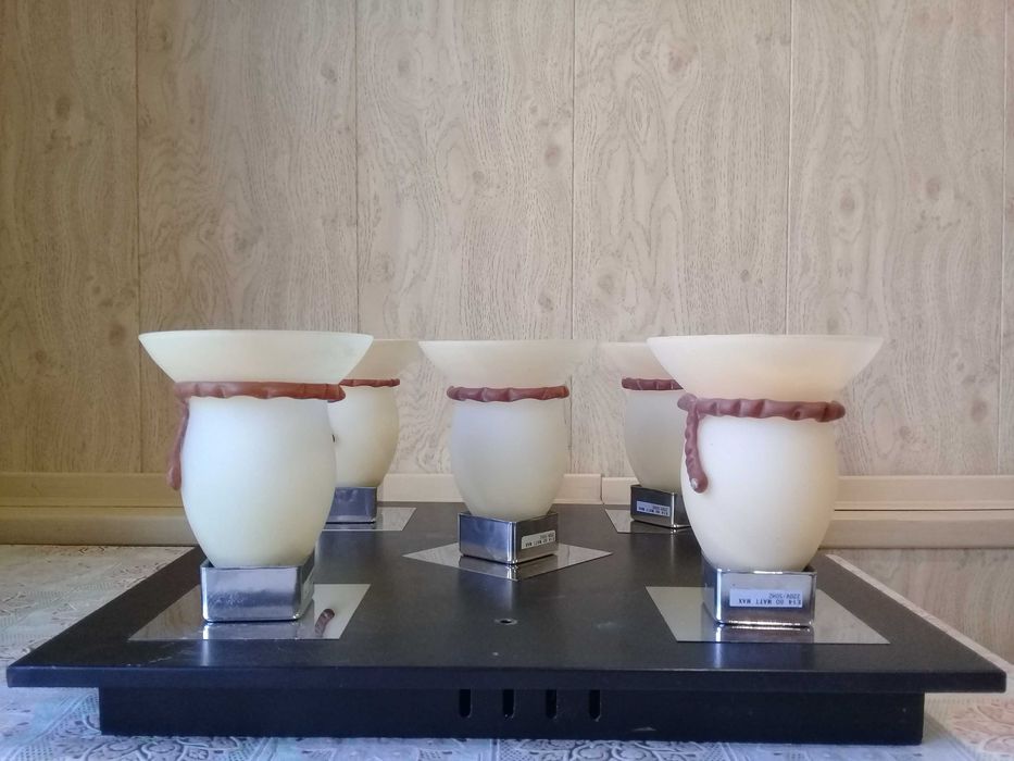 Продам красивую люстру